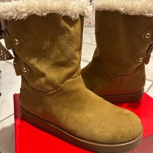 Guess Tan Quilted Winter Boots